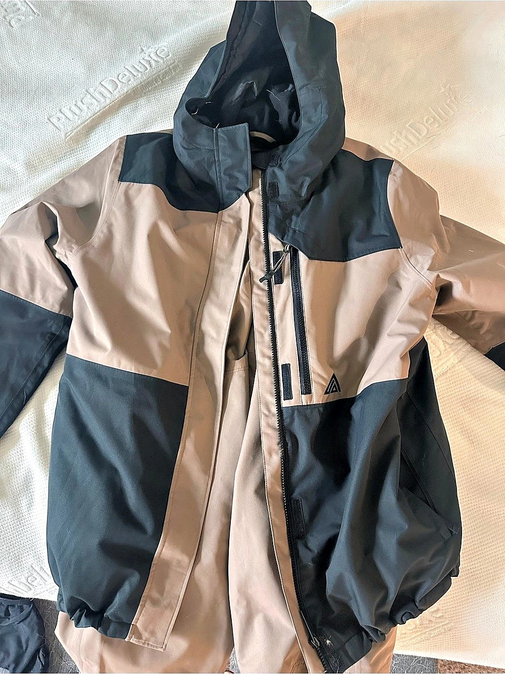 Aperture Snow Color Block Snow Jacket & Bib Set - Size Medium like new